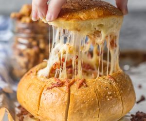 Baked Brie Bread Bowl