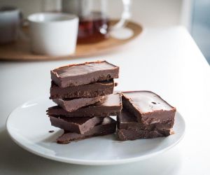 Keto Chocolate Fudge Recipe   (Dairy-Free, Low Carb, Paleo)