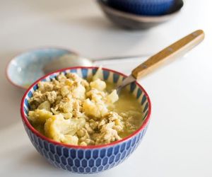 4-Ingredient Keto Chicken Curry Recipe