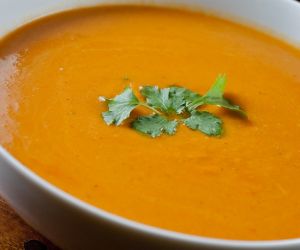 BUTTERNUT SQUASH SOUP RECIPE— EASY & EQUALLY DELICIOUS HOT & COLD