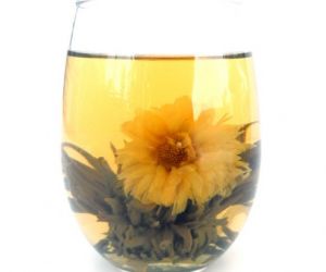 How to Brew and Enjoy Blooming or Flowering Tea