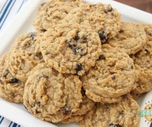 Best Oatmeal Raisin Cookies