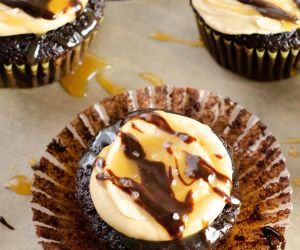 Super Moist Chocolate Cupcakes From Scratch Salted Caramel Frosting