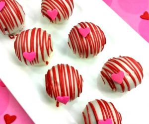 RED VELVET CAKE BALLS BOOZY DESSERT