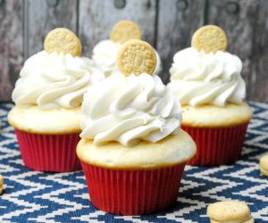 GOLDEN OREO CUPCAKE