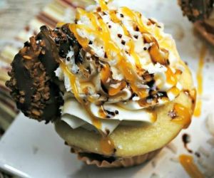 Decadent Samoa Cookie Cupcakes