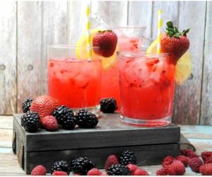 TRIPLE BERRY LEMONADE