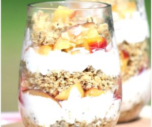 PEACHES AND CREAM PARFAIT