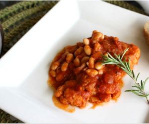 EASY CHICKEN CACCIATORE WITH WHITE BEANS