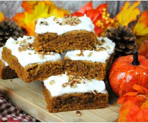 DECADENT PUMPKIN BAR WITH CREAM CHEESE FROSTING