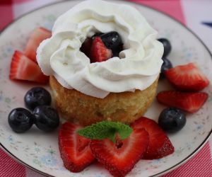 Pound Cake Dessert Bowls, Red, White, and Blue
