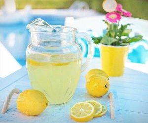 11 Health benefits of drinking hot Lemon water in the Morning