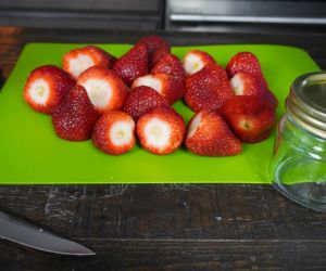 How to Can Strawberries